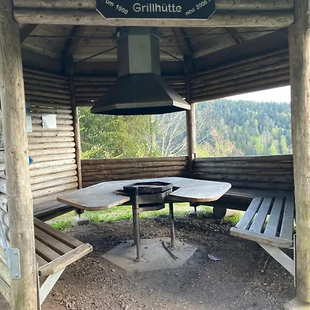 Semesterbostad Haus Am Waldrand